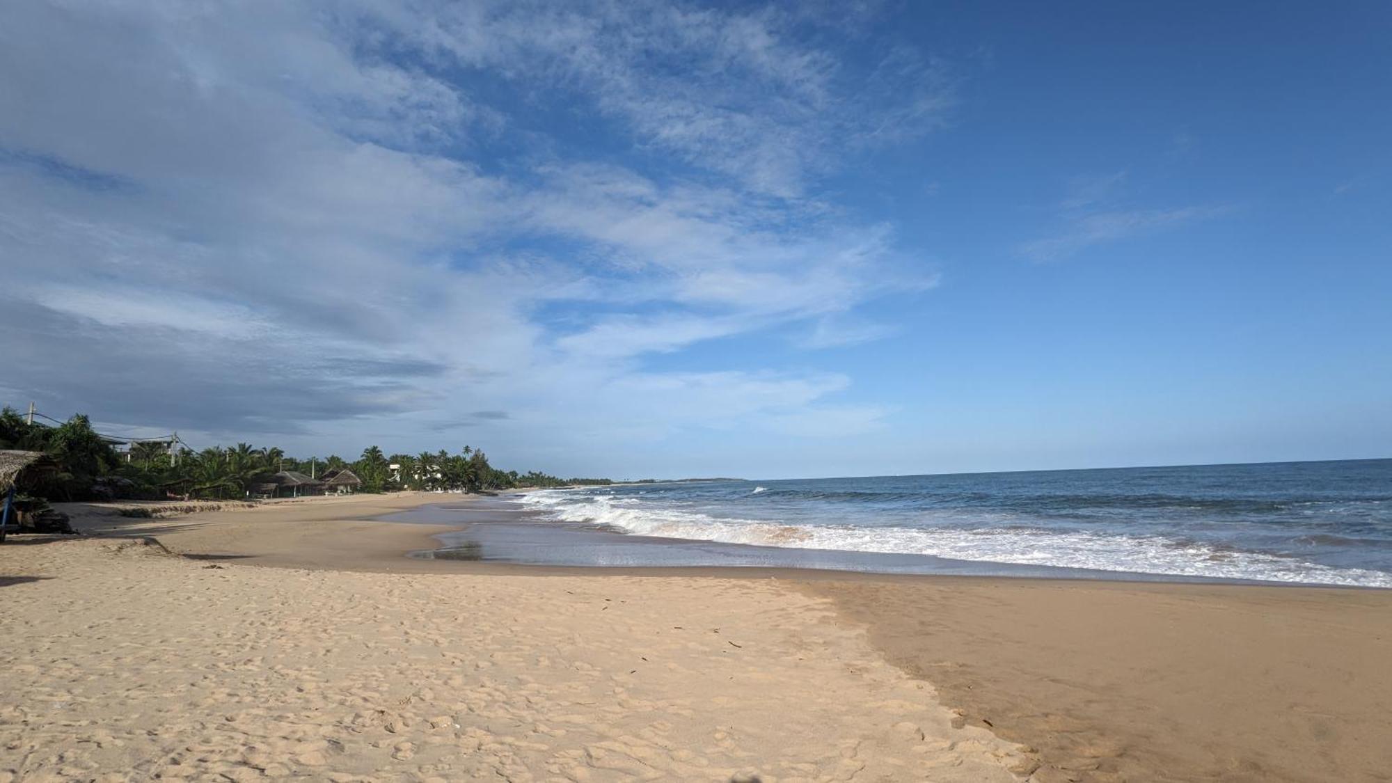 Canoe Beach Resort Tangalle Esterno foto