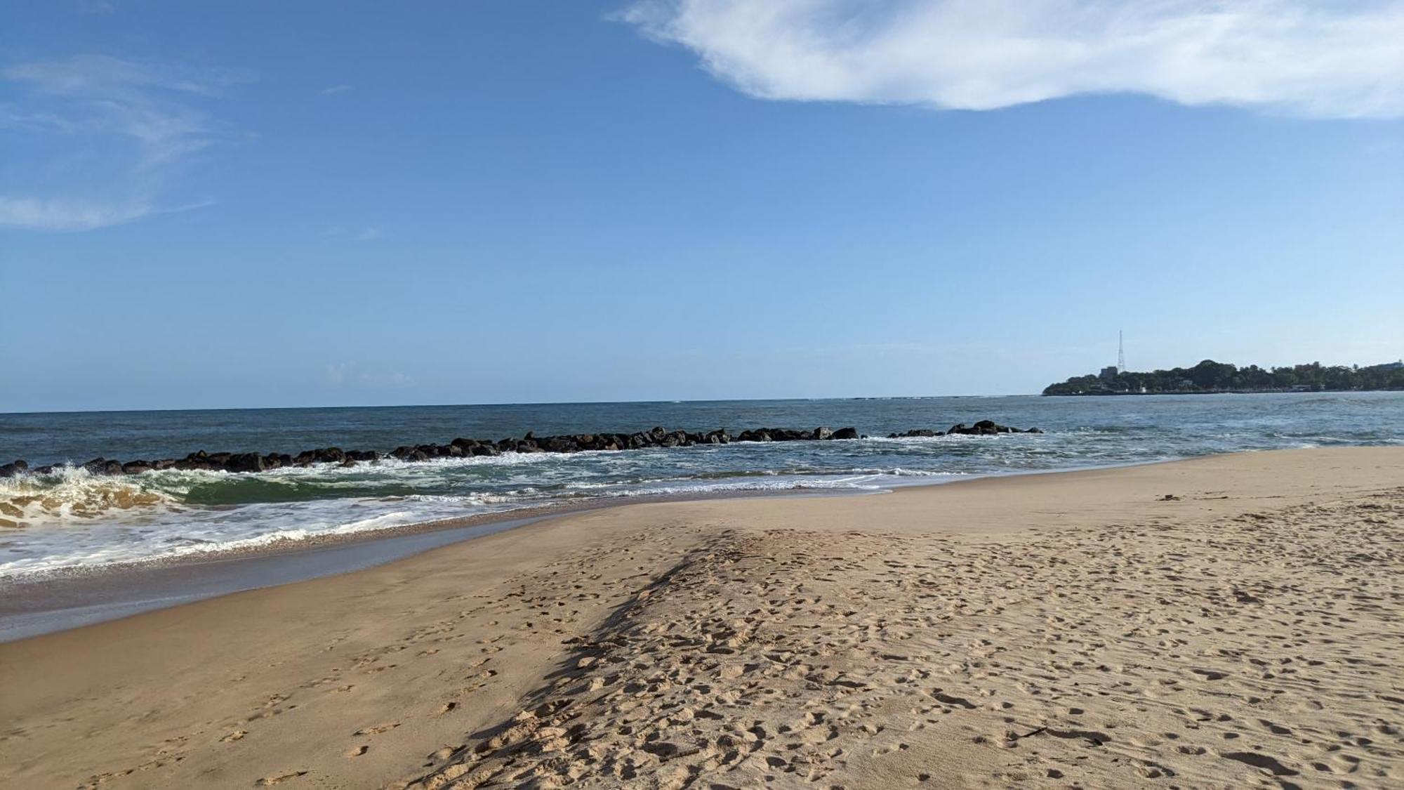 Canoe Beach Resort Tangalle Esterno foto