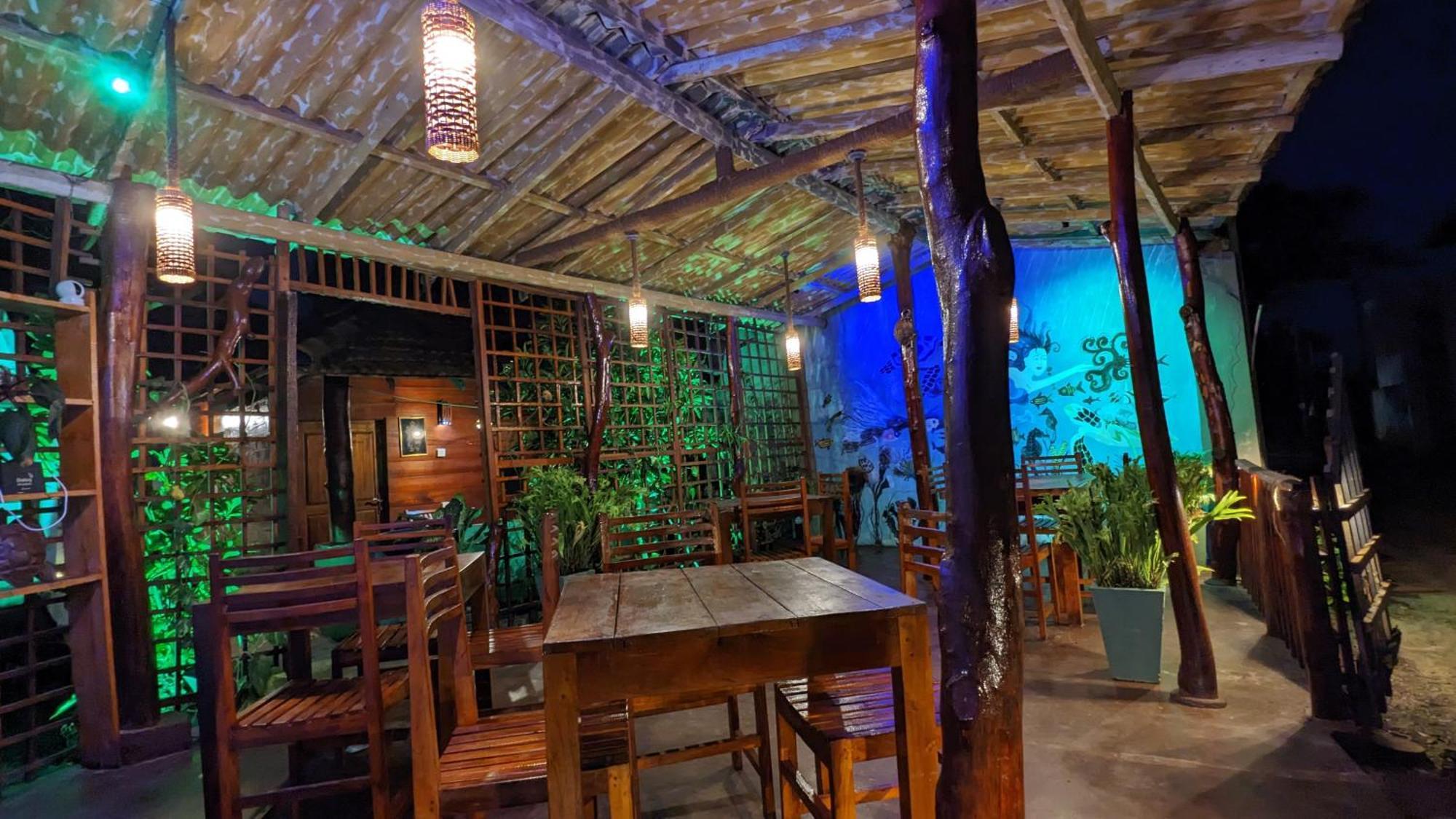 Canoe Beach Resort Tangalle Esterno foto