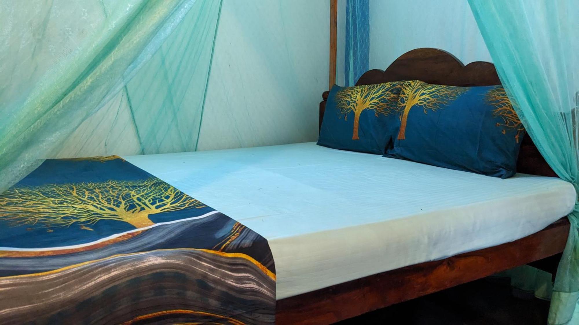 Canoe Beach Resort Tangalle Esterno foto