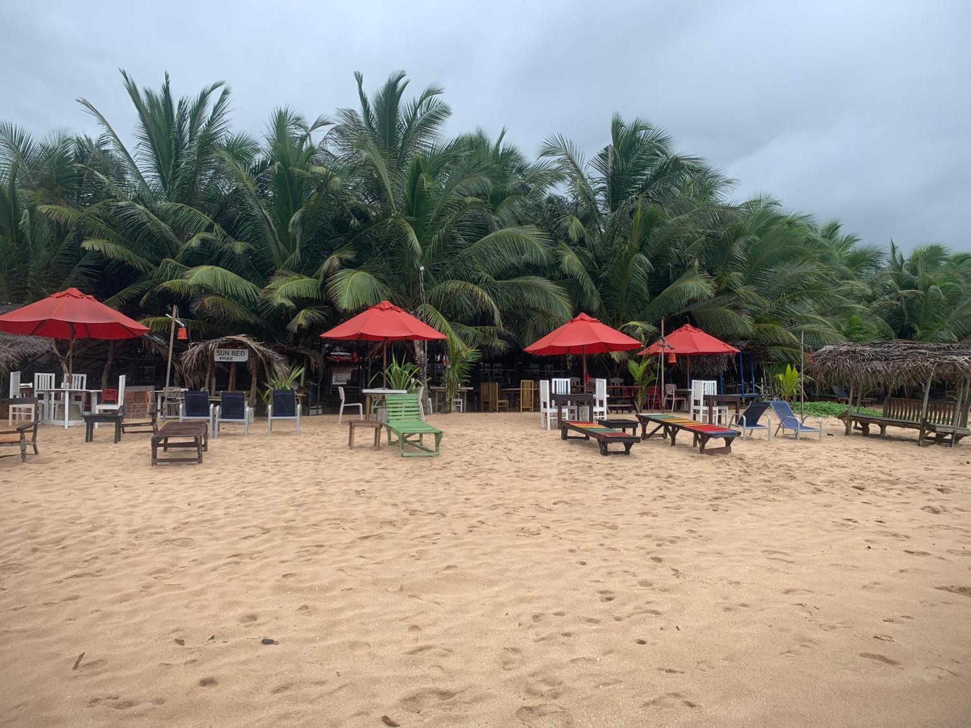 Canoe Beach Resort Tangalle Esterno foto