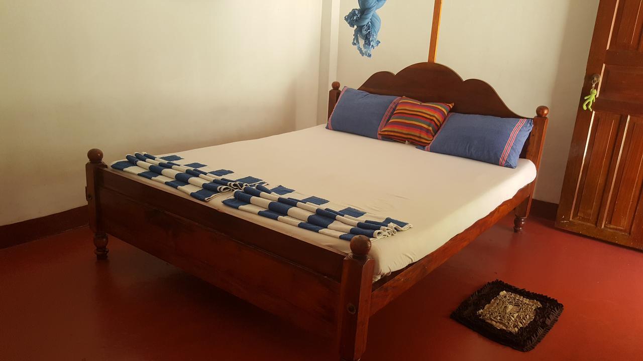 Canoe Beach Resort Tangalle Esterno foto